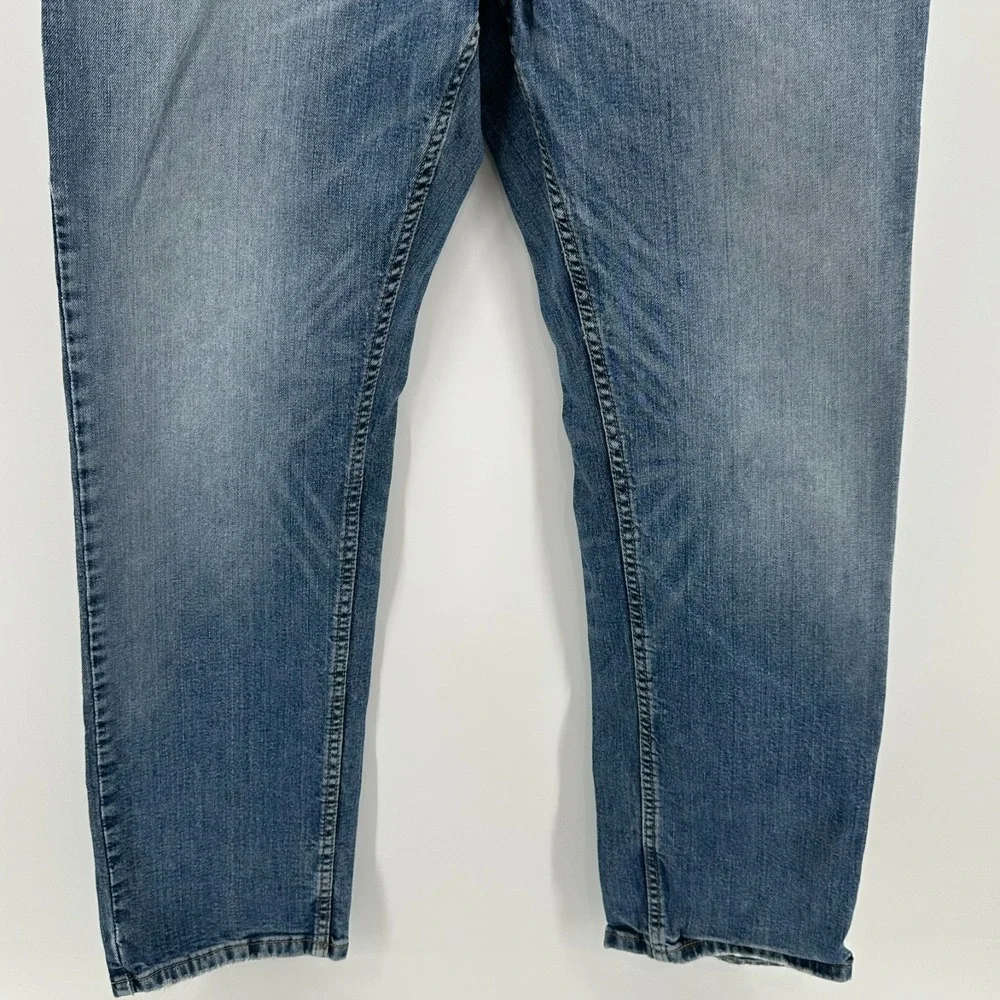 Levi's Slim Tapered Fit Mens 34x30 Jeans Blue Denim Stretch 5 Pockets Mid Rise